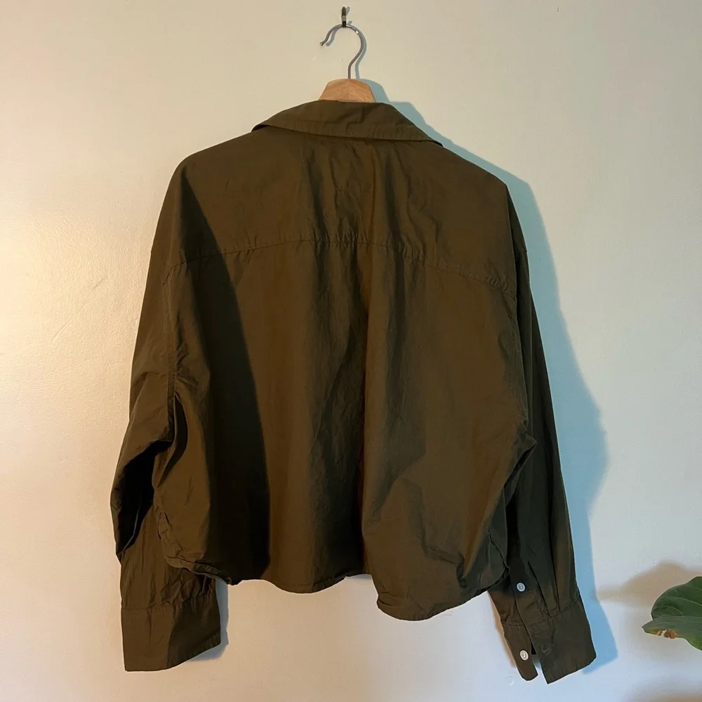 Banana Republic Boxy Crop Button Down - Picture 5 of 5